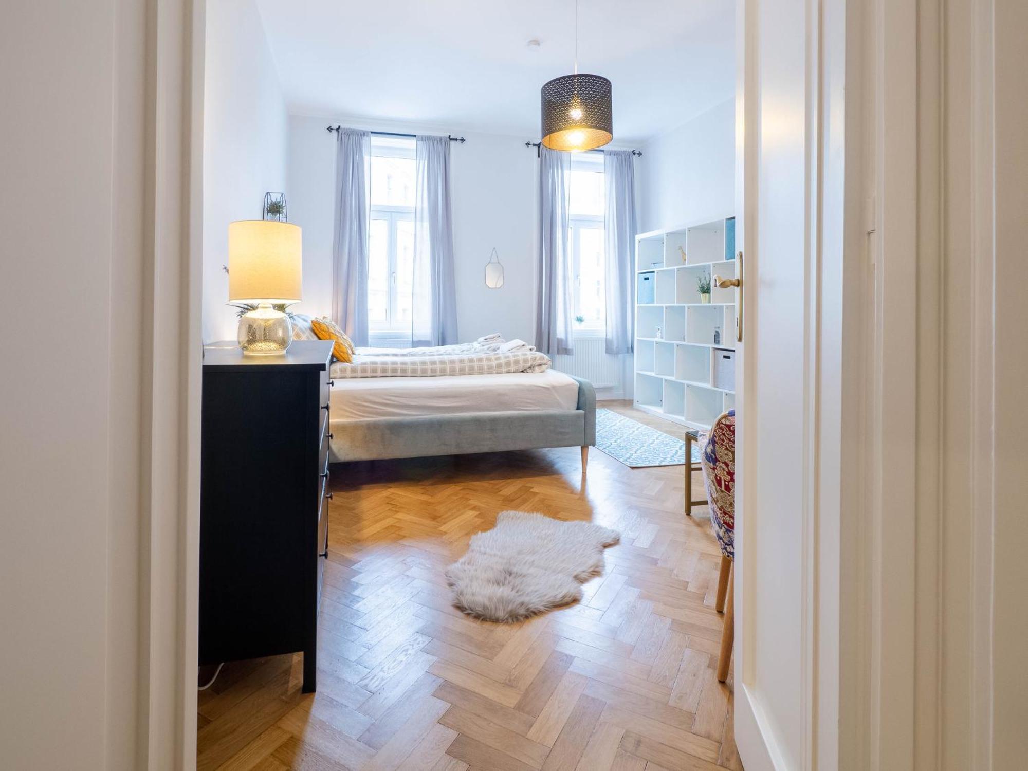 Apartment Shopping & Gourmet In Mariahilf