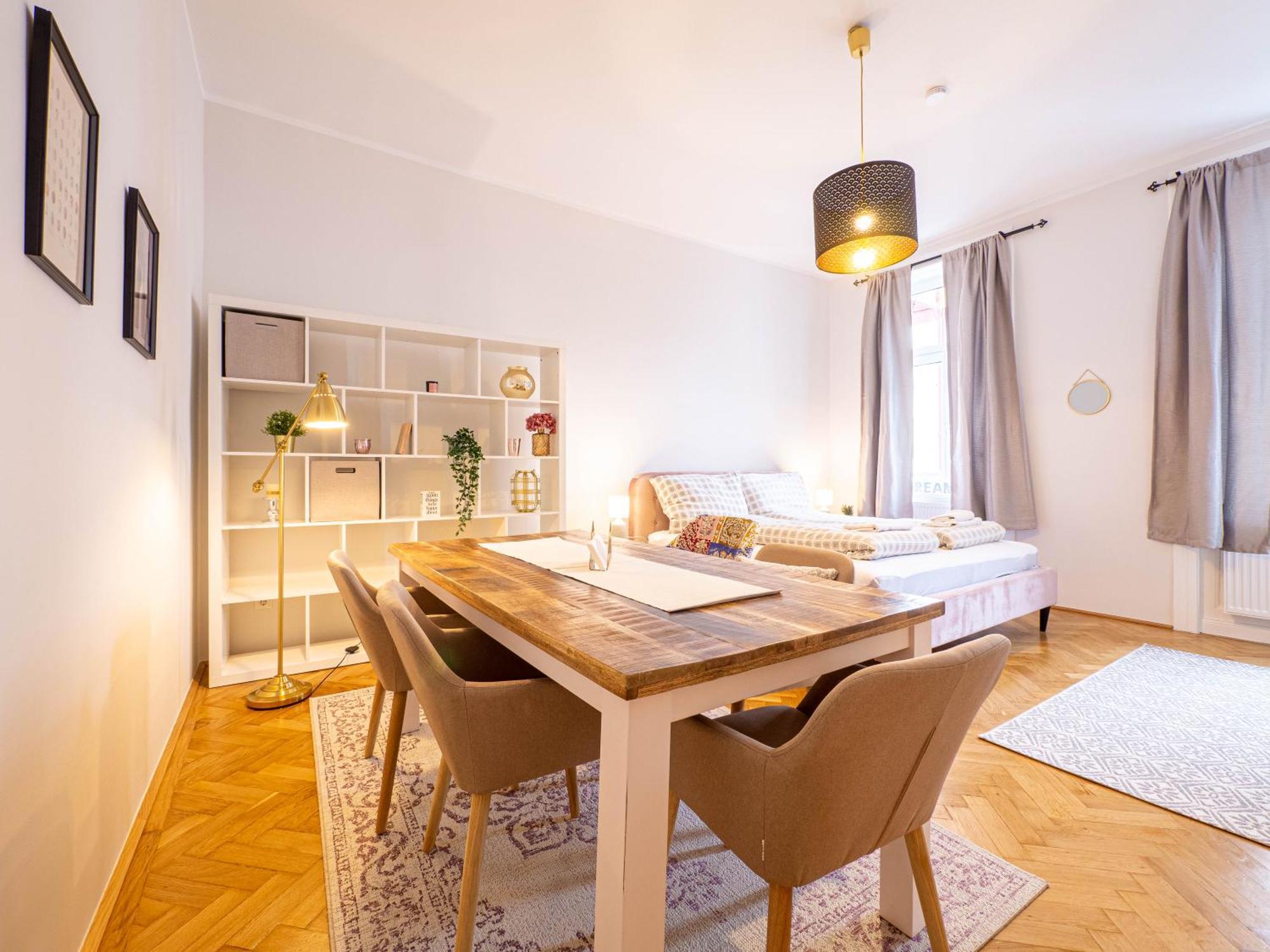 Shopping & Gourmet In Mariahilf Apartment